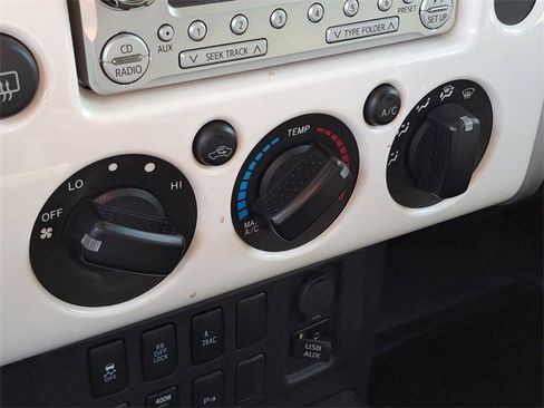 Used 2011 Toyota FJ Cruiser 4WD image 15