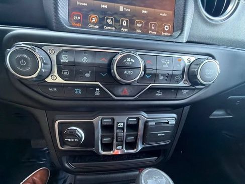 Used 2023 Jeep Wrangler Unlimited Sahara w/ Cold Weather Group AWD/4WD image 27