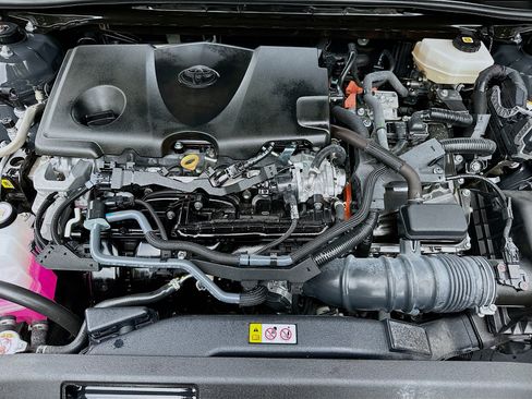 Used 2025 Toyota Camry SE image 29