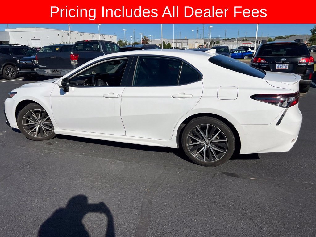 Used 2022 Toyota Camry SE FWD image 8