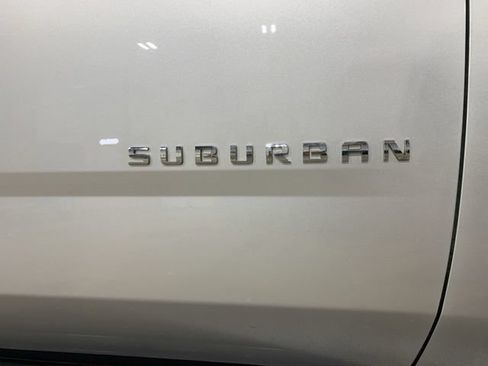 Used 2020 Chevrolet Suburban LT AWD/4WD image 29