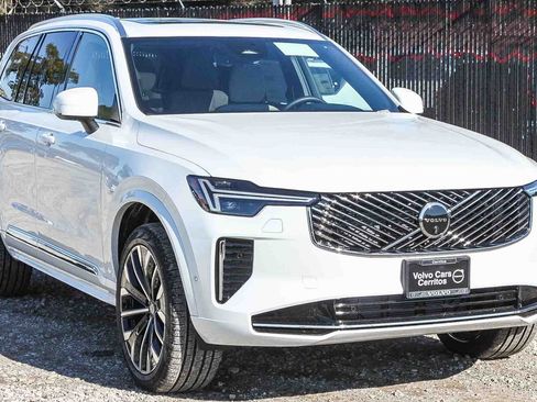 New 2026 Volvo XC90 B6 Plus w/ Protection Package Premier image 3