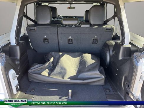 Used 2023 Jeep Wrangler Unlimited Sahara image 24