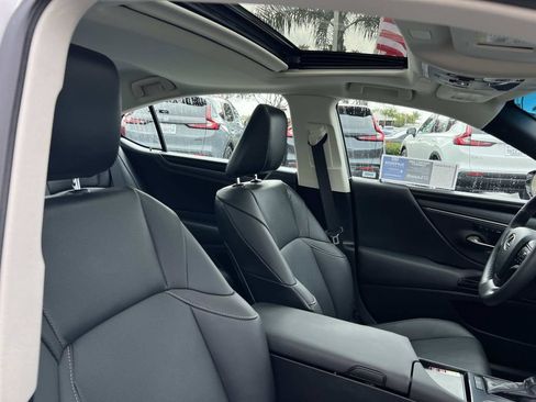 Used 2023 Lexus ES 350 w/ Premium Package FWD image 31