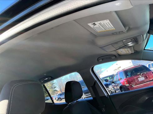 Used 2022 GMC Terrain SLE w/ Driver Convenience Package image 22