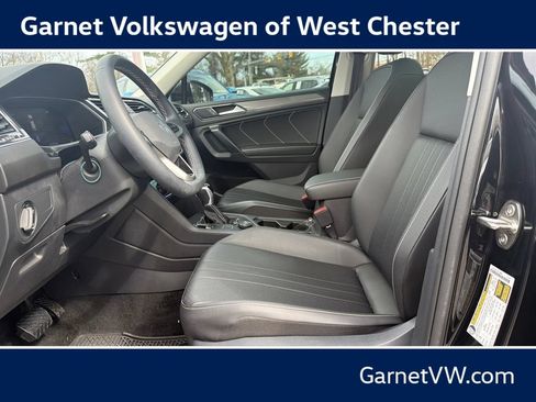Certified 2023 Volkswagen Tiguan SE w/ Panoramic Sunroof Package AWD/4WD image 10