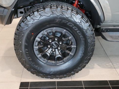 New 2025 Ford Bronco Raptor image 12