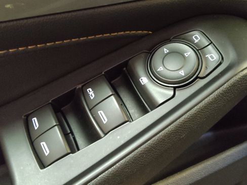 Used 2018 Chevrolet Traverse LT FWD image 27