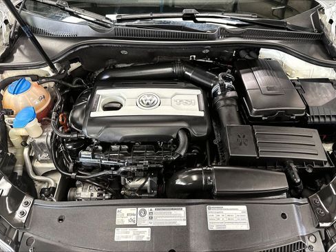 Used 2012 Volkswagen GTI 4-Door FWD image 32