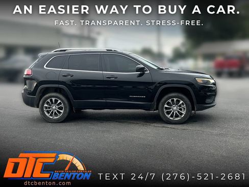 Used 2021 Jeep Cherokee Latitude Lux w/ Comfort/Convenience Group AWD/4WD image 2