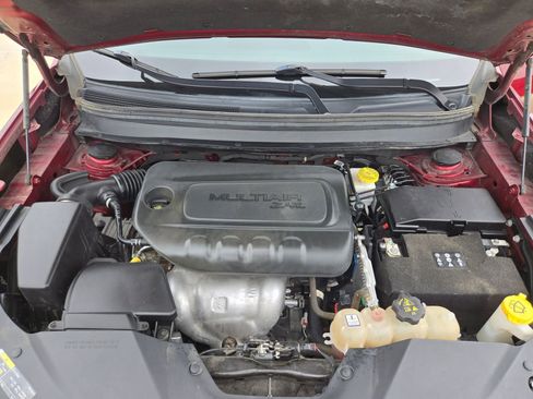 Used 2021 Jeep Cherokee Latitude FWD image 26