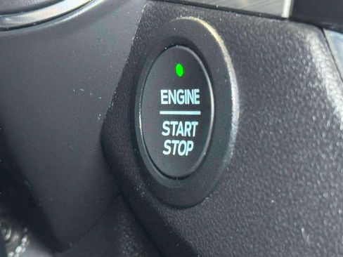 Used 2021 Ford Escape Titanium image 12