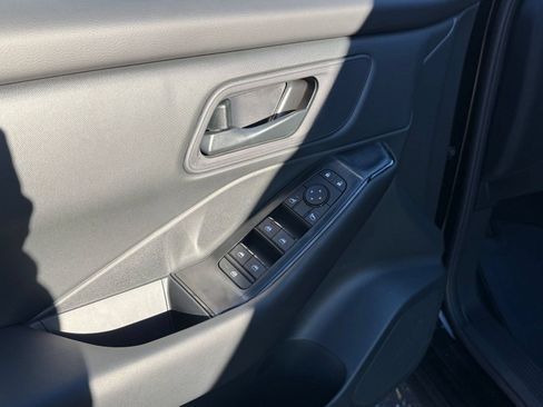 Used 2026 Nissan Rogue S FWD image 24
