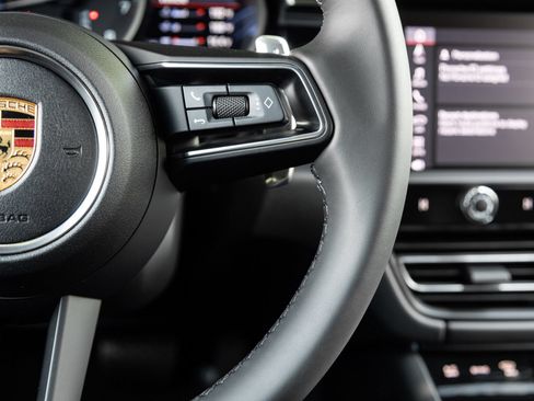 Certified 2026 Porsche Macan AWD/4WD image 16