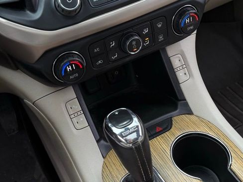 Used 2017 GMC Acadia Denali w/ Technology Package image 31