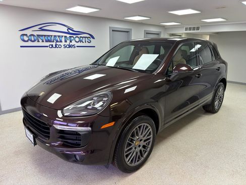 Used 2018 Porsche Cayenne Platinum Edition w/ Premium Package Plus image 2