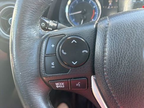 Used 2018 Toyota Corolla XSE image 12