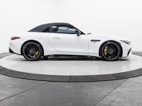 Used 2022 Mercedes-Benz SL 55 AMG 4MATIC w/ Driver Assistance Package image 35