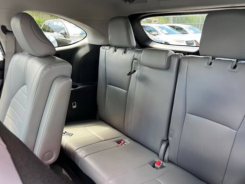 Used 2023 Toyota Highlander XLE FWD image 47