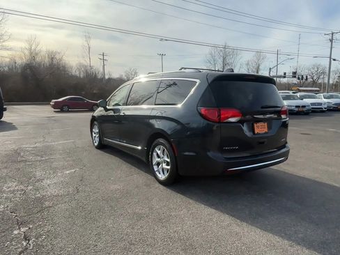 Used 2020 Chrysler Pacifica Limited FWD image 6