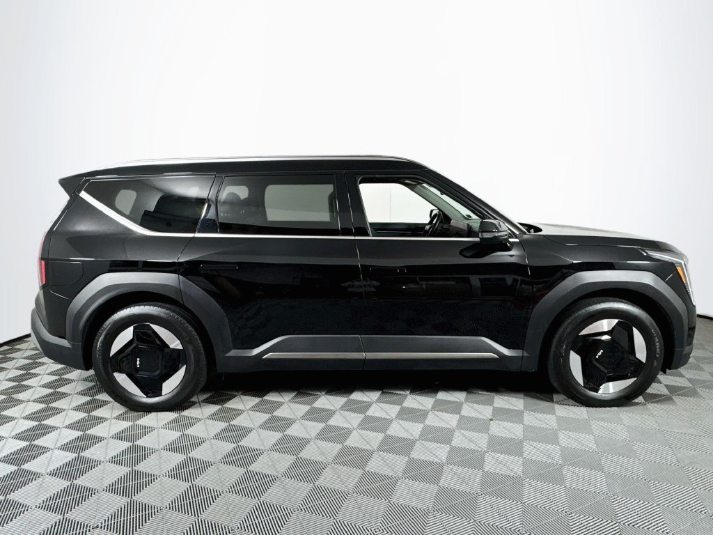 Used 2024 Kia EV9 Wind AWD/4WD image 8