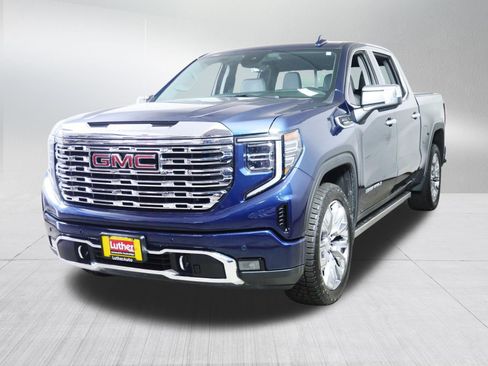 Certified 2022 GMC Sierra 1500 Denali w/ Denali Reserve Package AWD/4WD image 3