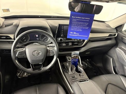 Used 2021 Toyota Highlander XLE AWD/4WD image 27