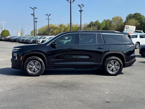 Used 2026 Chevrolet Traverse LT w/ LPO, Floor Liner Package FWD image 6