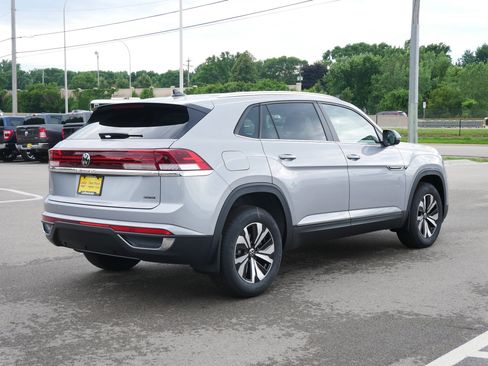 New 2025 Volkswagen Atlas Cross Sport SE image 2