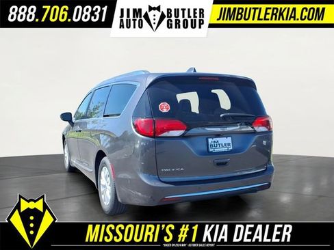 Used 2018 Chrysler Pacifica Touring-L w/ Advanced Safetytec Group FWD image 5