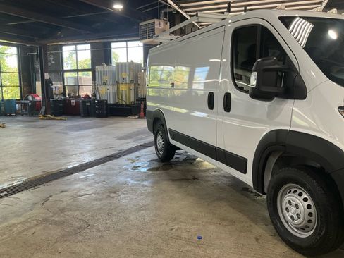Used 2025 RAM ProMaster 2500 w/ Safety Group FWD image 22