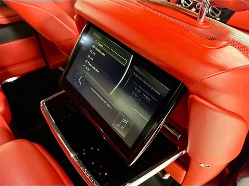 Used 2018 Rolls-Royce Phantom Sedan image 35