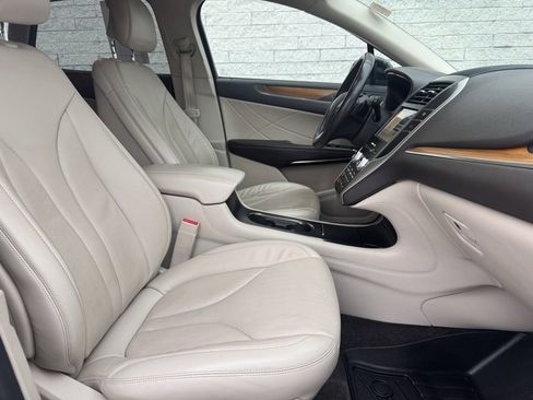 Used 2019 Lincoln MKC Select w/ Select Plus Package image 18