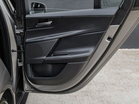 Used 2019 Jaguar XE S image 58