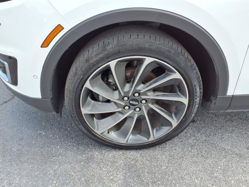 Used 2020 Lincoln Nautilus Reserve w/ Equipment Group 202A image 12