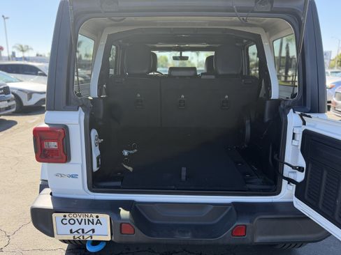 Used 2022 Jeep Wrangler Unlimited Sahara AWD/4WD image 7