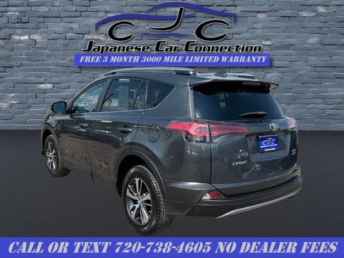 Used 2018 Toyota RAV4 XLE AWD/4WD image 4