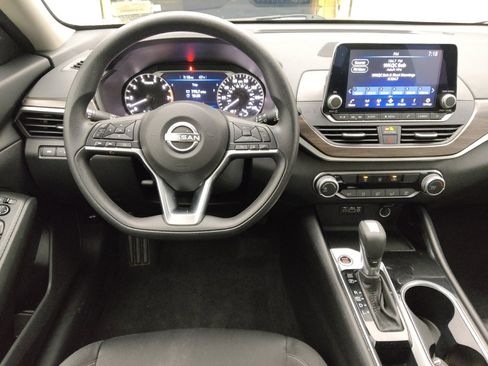 Used 2024 Nissan Altima 2.5 SV image 22