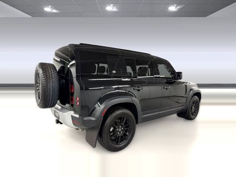 Used 2022 Land Rover Defender 110 S AWD/4WD image 9