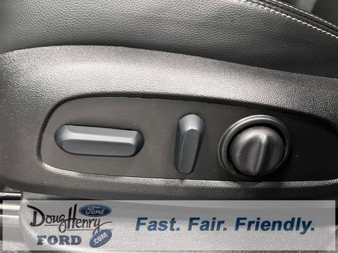 Used 2024 GMC Terrain SLT image 26