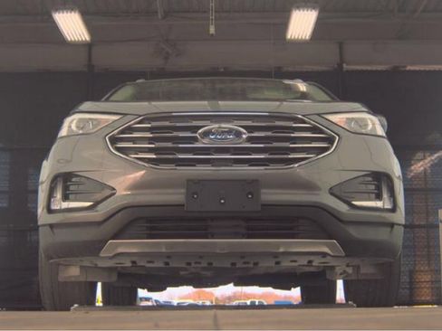 Used 2022 Ford Edge SEL w/ Convenience Package image 3