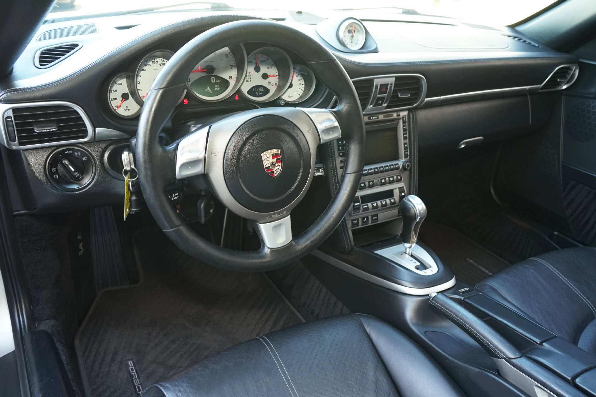 Used 2006 Porsche 911 Carrera S RWD image 2