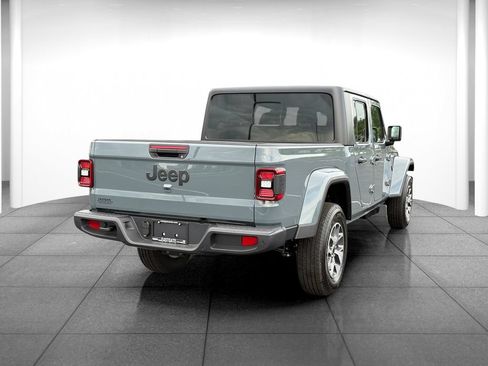 New 2026 Jeep Gladiator Sport AWD/4WD image 7