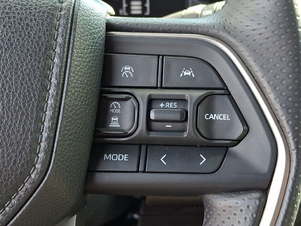 Certified 2025 Toyota 4Runner SR5 AWD/4WD image 25