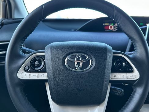 Certified 2019 Toyota Prius Prime Advanced w/ Preferred Accessory Package image 23