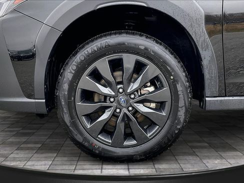 Certified 2025 Subaru Outback Onyx Edition image 8