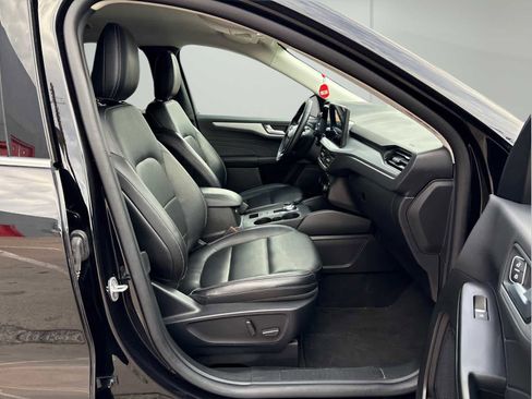 Used 2025 Ford Escape Platinum image 16