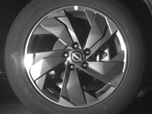 Used 2025 Nissan Rogue SV FWD image 13
