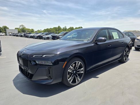New 2026 BMW 740i RWD image 7
