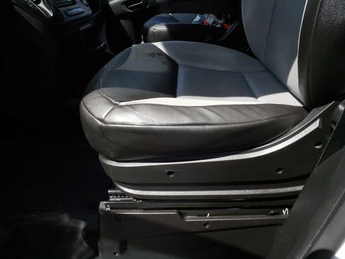 Used 2025 RAM ProMaster 2500 w/ Convenience Group FWD image 17